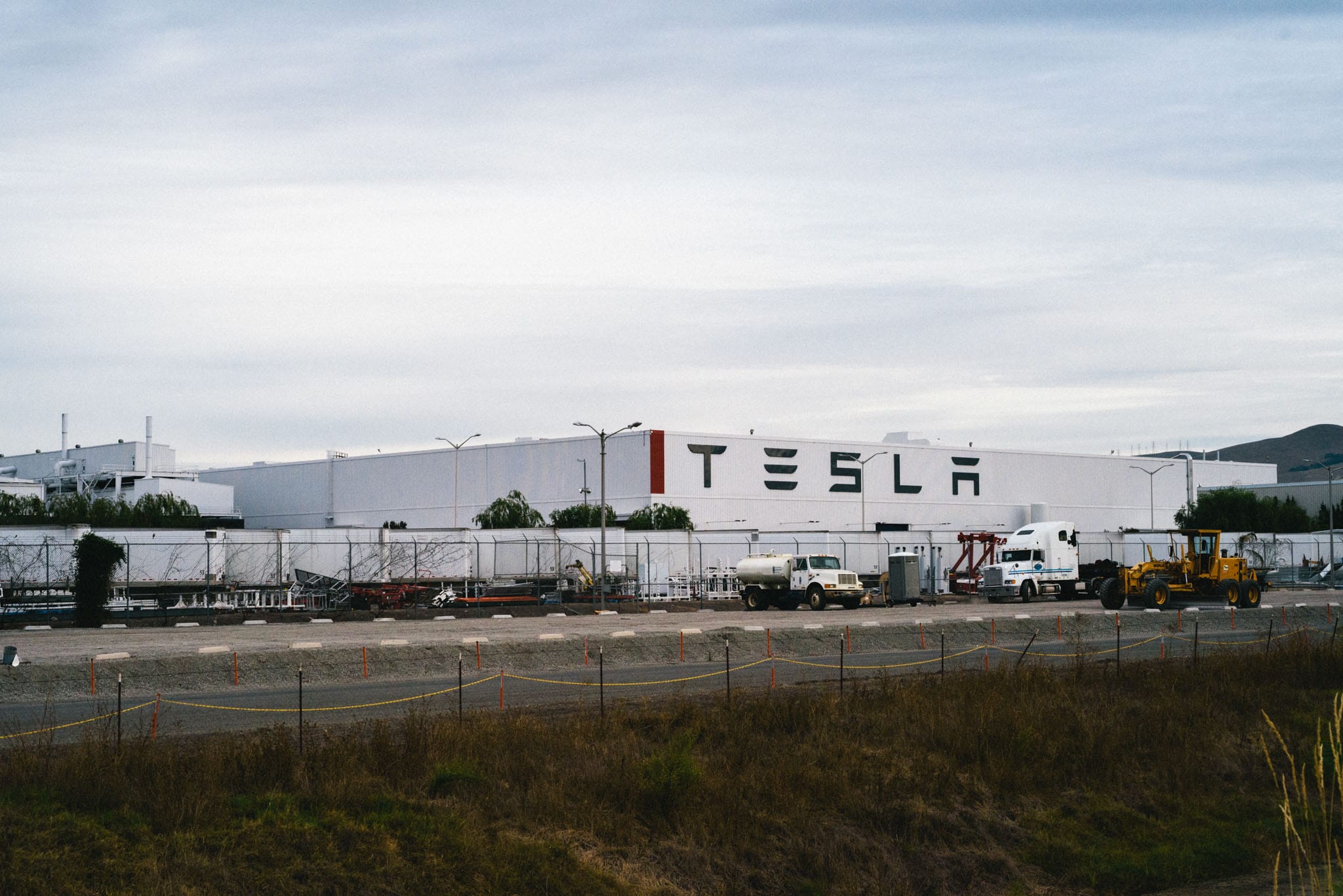 tesla-factory